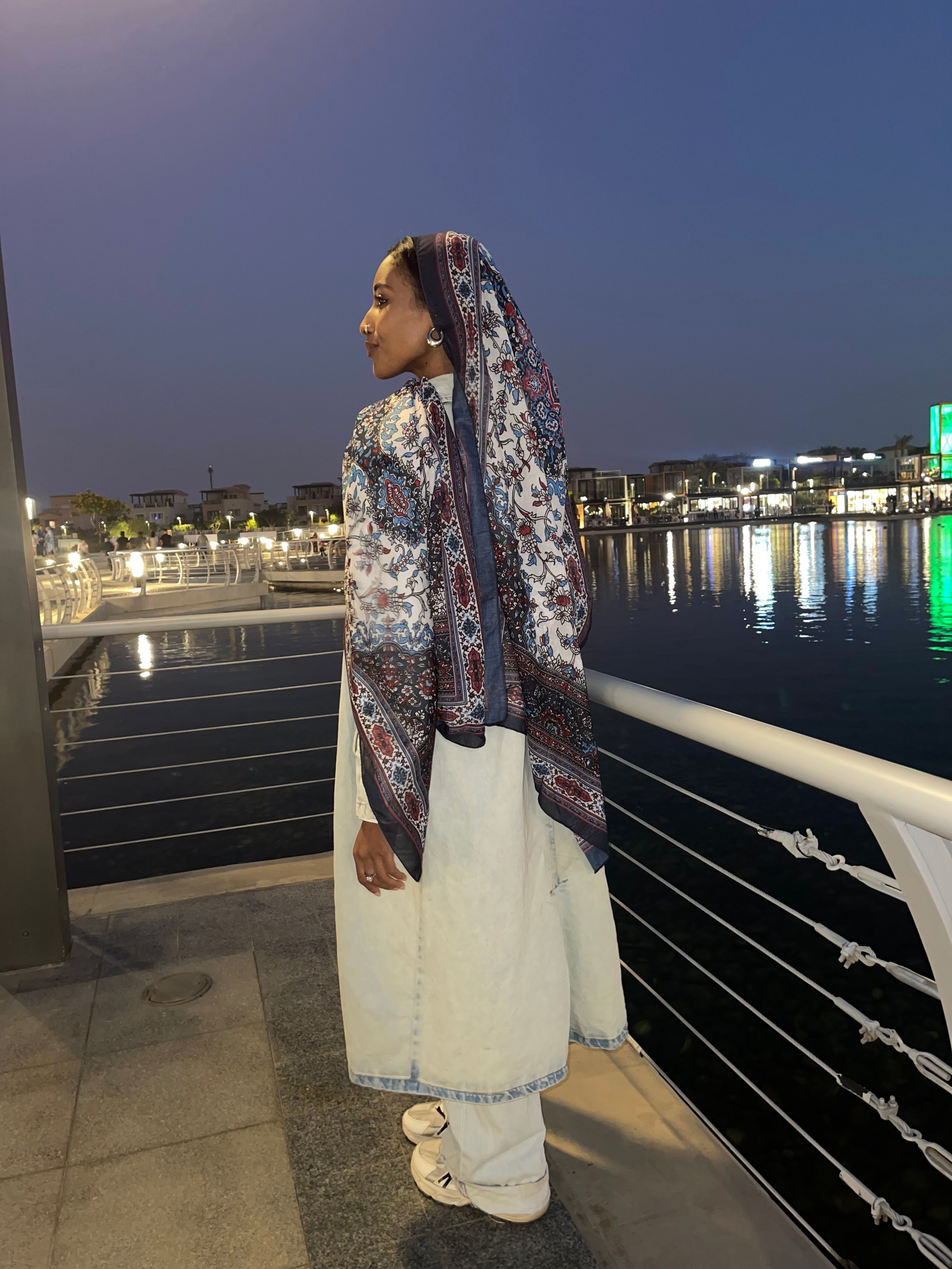 skline modal scarf